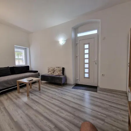 Apartman Secret Garden