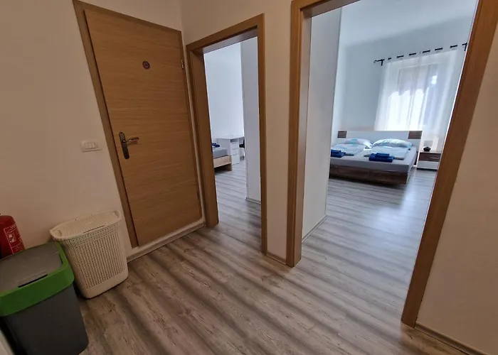 Secret Garden Apartment *